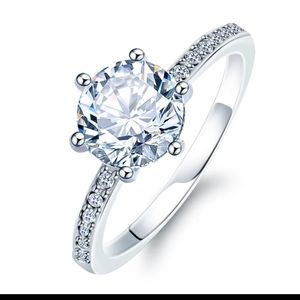 ♡Shiny Silver plated 6 prong diamond CZ Ring♡